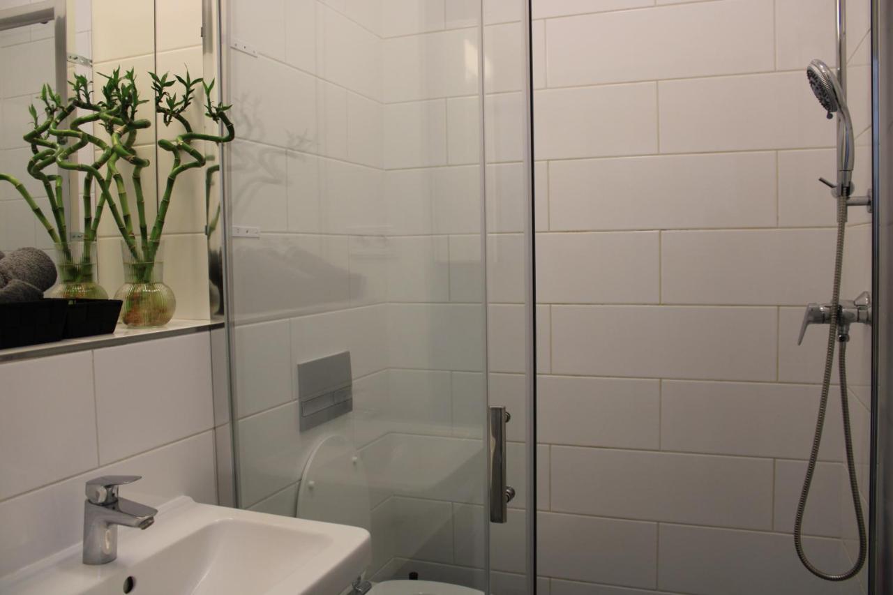 Lyly Apartment - Modern Apartment With Free Parking Прага Екстериор снимка