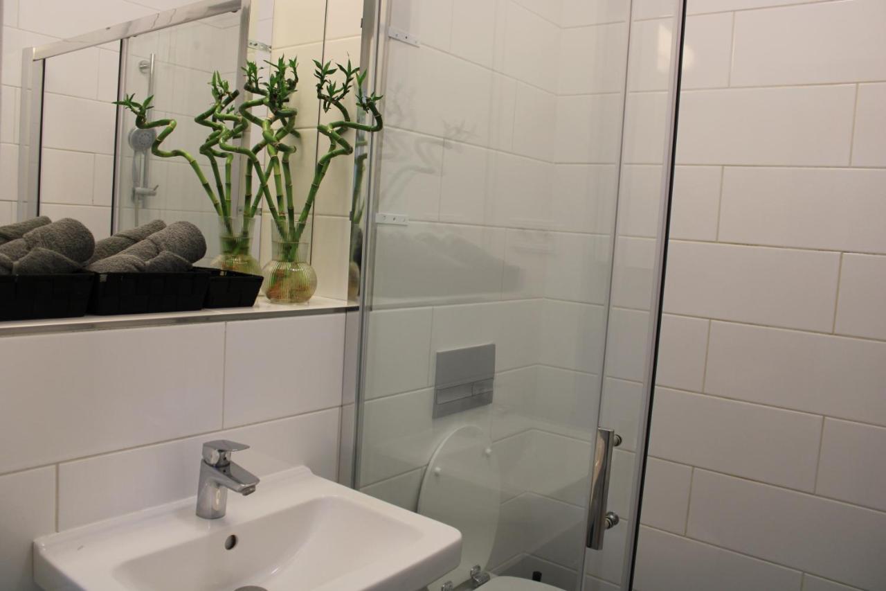 Lyly Apartment - Modern Apartment With Free Parking Прага Екстериор снимка