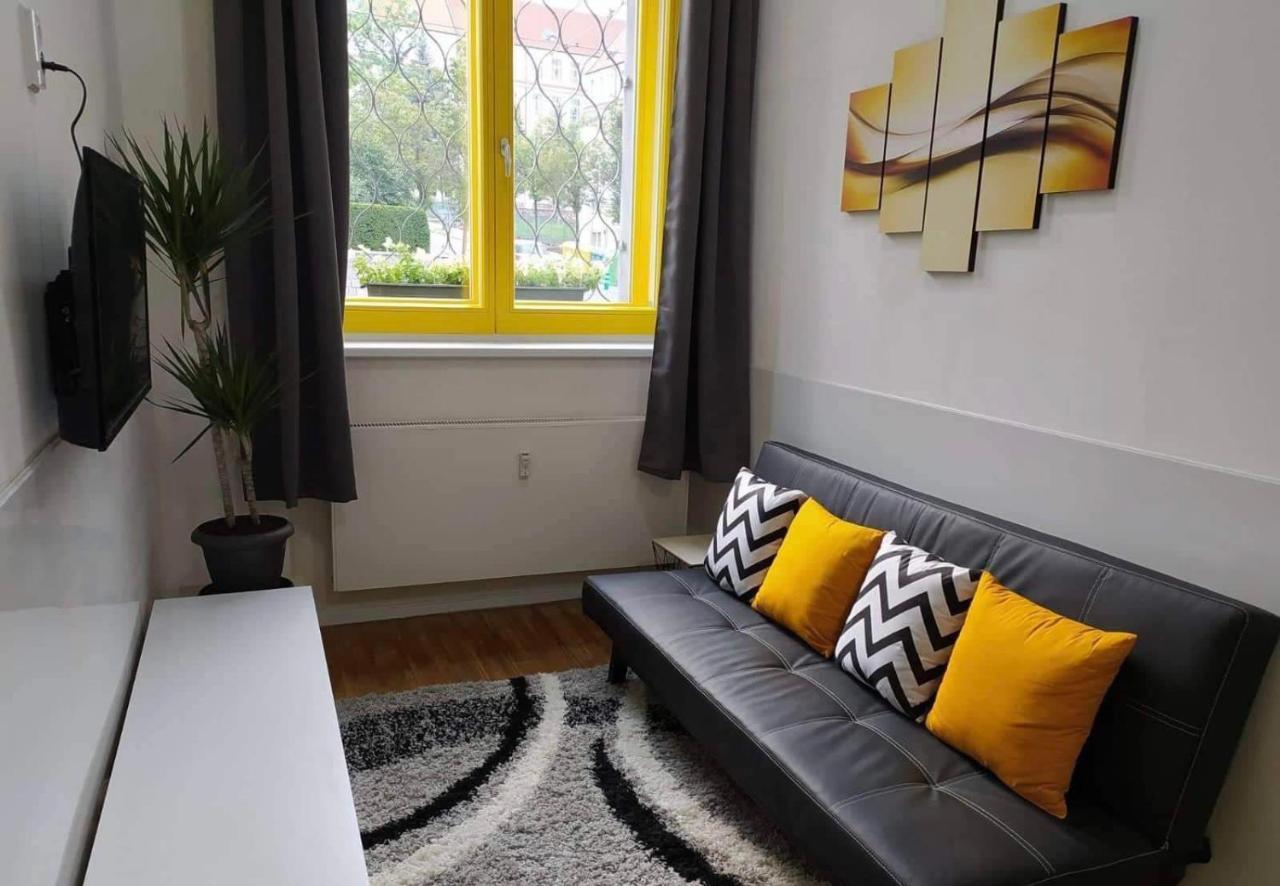 Lyly Apartment - Modern Apartment With Free Parking Прага Екстериор снимка